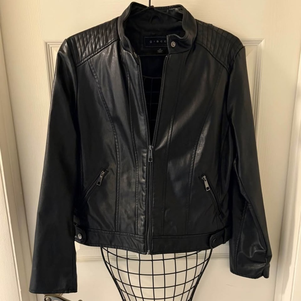 Giacca Gallery LP Black Faux Leather Moto Jacket Quilted Shoulder Petite